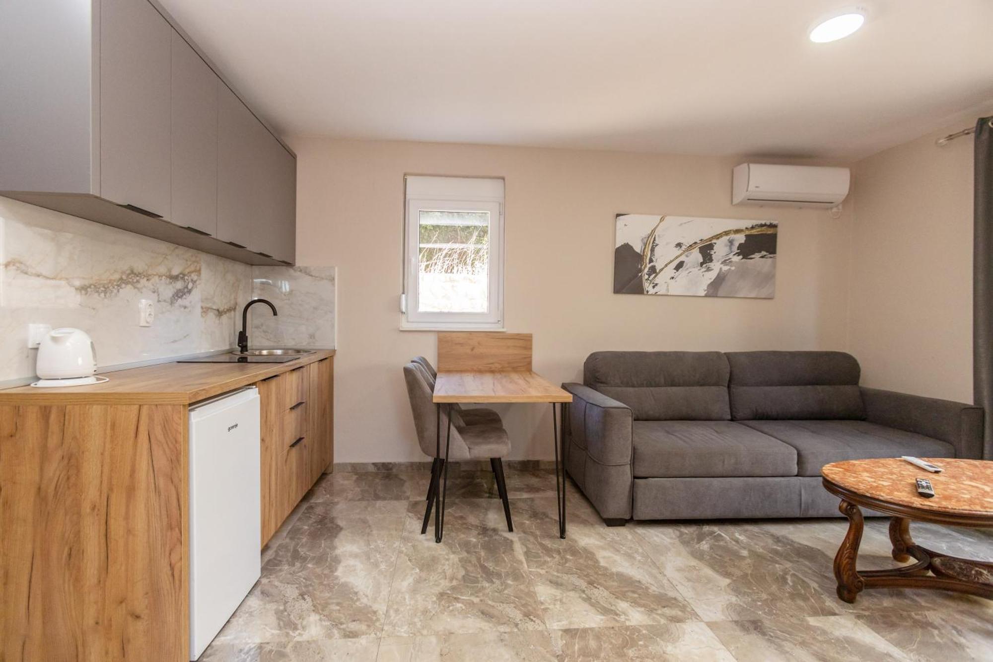 Posejdon Lux Apartment Utjeha Exterior foto